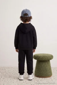 TRENDYOLMİLLA KIDS Black Thick Hooded Thick Boys' Sweatshirt and Tracksuit Bottom with Fleece Inside - Image 5