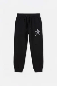 TRENDYOLMİLLA KIDS Black Thick Hooded Thick Boys' Sweatshirt and Tracksuit Bottom with Fleece Inside - Image 8