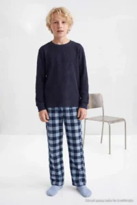 TRENDYOLMİLLA KIDS NAVY BLUE Boys' textured Pajama Set - Image 4