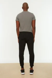 TRENDYOLMİLLA MEN Black Regular/Normal Cut Fleece/Warm Sweatpants - Image 10