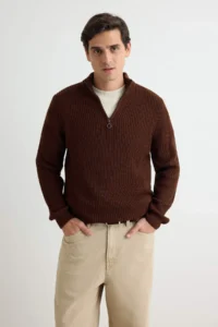 TRENDYOLMİLLA MEN Brown Regular High Neck Plain Sweater - Image 2