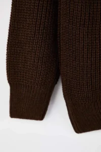 TRENDYOLMİLLA MEN Brown Oversized Crew Neck Plain Sweater - Image 6