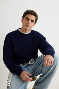 TRENDYOLMİLLA MEN NAVY BLUE Oversized Fit Wide Pattern Crew Neck Basic Knitwear Sweater - Image 2