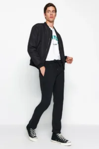 TRENDYOLMİLLA MEN Black Regular/Normal Cut Cotton Light Hem Sweatpants - Image 6