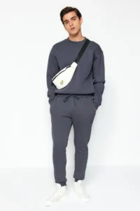 TRENDYOLMİLLA MEN Anthracite Regular/Normal Cut Harf Embroidered Jogger Sweatpants - Image 4