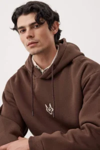 TRENDYOLMİLLA MEN Dark Brown Oversized/Wide Cut Hooded Tiger Embroidered Sweatshirt with Fleece Inside - Image 3