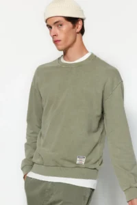 TRENDYOLMİLLA MEN Green Oversized/Wide Cut Antique/Faded Effect Sweatshirt - Image 3