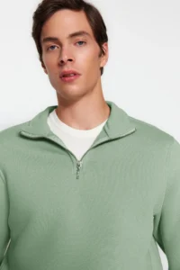 TRENDYOLMİLLA MEN MINT Regular/Normal Cut High Neck Zippered Cotton Basic Sweatshirt with Fleece Inside - Image 3