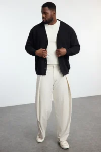 TRENDYOLMİLLA MEN Black Regular V-neck Plain Plus Size Cardigan - Image 2