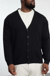 TRENDYOLMİLLA MEN Black Regular V-neck Plain Plus Size Cardigan - Image 3