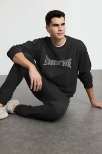 TRENDYOLMİLLA MEN Anthracite Oversized/Wide Cut Text Printed Tracksuit - Image 6