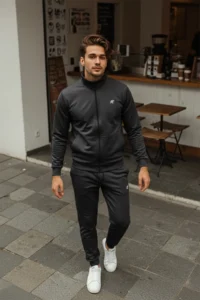 TRENDYOLMİLLA MEN Black Regular/Normal Cut Sports Tracksuit - Image 3