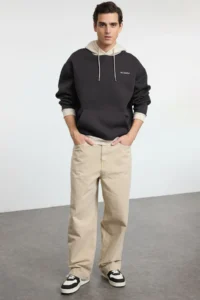TRENDYOLMİLLA MEN Anthracite Oversized/Wide Cut Hooded Color Blocked Embroidered Sweatshirt with Fleece Inside - Image 3
