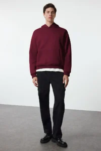TRENDYOLMİLLA MEN Burgundy Oversized/Wide Cut Back Embroidery Detailed Hooded Sweatshirt - Image 4
