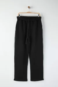 TRENDYOLMİLLA MEN Black Straight Fit Thick Material Piped Light Hem Sweatpants - Image 5