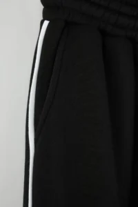 TRENDYOLMİLLA MEN Black Straight Fit Thick Material Piped Light Hem Sweatpants - Image 6