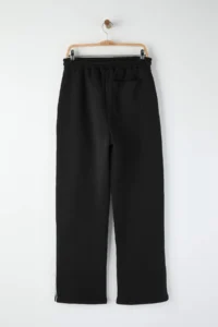 TRENDYOLMİLLA MEN Black Straight Fit Thick Material Piped Light Hem Sweatpants - Image 7