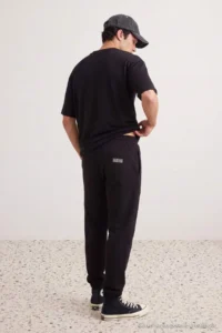 TRENDYOLMİLLA MEN Black Regular/Normal Cut Pocket Tops Etiket Detailed Tyre Hem Tracksuit - Image 2