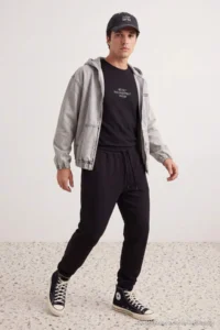 TRENDYOLMİLLA MEN Black Regular/Normal Cut Pocket Tops Etiket Detailed Tyre Hem Tracksuit - Image 3