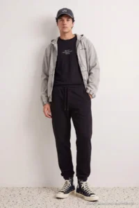 TRENDYOLMİLLA MEN Black Regular/Normal Cut Pocket Tops Etiket Detailed Tyre Hem Tracksuit - Image 4