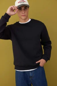 TRENDYOLMİLLA MEN Black Regular/Normal Cut Crew Neck Thick/Fleece Inside Sweatshirt - Image 5