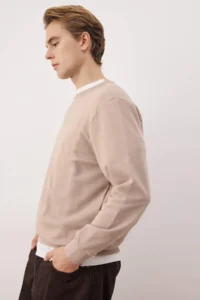 TRENDYOLMİLLA MEN Beige Rahat Cut Basic Crew Neck Sweatshirt - Image 3