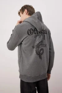TRENDYOLMİLLA MEN Anthracite Regular/Normal Cut Printed Hooded Sweatshirt - Image 3