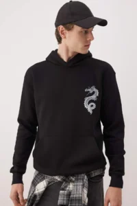 TRENDYOLMİLLA MEN Black Regular/Normal Cut Printed Hooded Sweatshirt