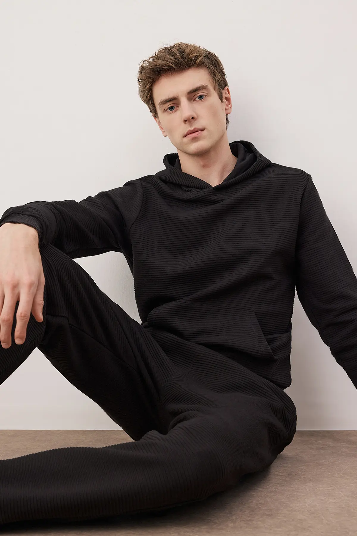 TMNAW26SW00068-BLACK_1
