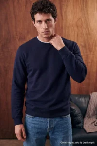 TRENDYOLMİLLA MEN NAVY BLUE Regular/Comfortable Pattern Double Collar Soft Touch Sweatshirt - Image 3