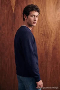 TRENDYOLMİLLA MEN NAVY BLUE Regular/Comfortable Pattern Double Collar Soft Touch Sweatshirt - Image 4