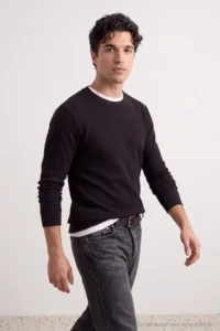 TRENDYOLMİLLA MEN Dark Brown Regular/Rahat Pattern Waffle textured Knitting Sweatshirt - Image 4