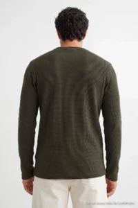 TRENDYOLMİLLA MEN Khaki Regular/Rahat Pattern Waffle textured Knitting Sweatshirt - Image 3