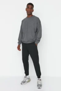 TRENDYOLMİLLA MEN Black Basic Regular/Normal Cut Tyre Hem Jogger Sweatpants - Image 10