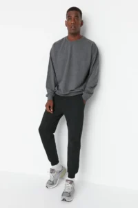 TRENDYOLMİLLA MEN Black Basic Regular/Normal Cut Tyre Hem Jogger Sweatpants - Image 11