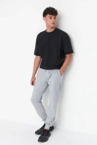 TRENDYOLMİLLA MEN Gray Basic Regular/Normal Cut Tyre Hem Jogger Sweatpants - Image 2