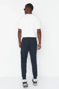 TRENDYOLMİLLA MEN NAVY BLUE Basic Regular/Normal Cut Tyre Hem Jogger Sweatpants - Image 9