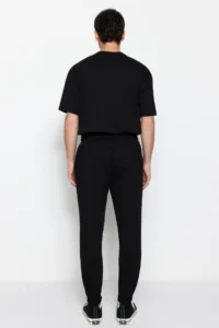 TRENDYOLMİLLA MEN Black Regular/Normal Cut Tyre Hem Sweatpants - Image 6