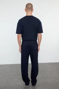 TRENDYOLMİLLA MEN NAVY BLUE Oversized/Comfortable Cut Tire Waisted Sweatpants with Label - Image 5