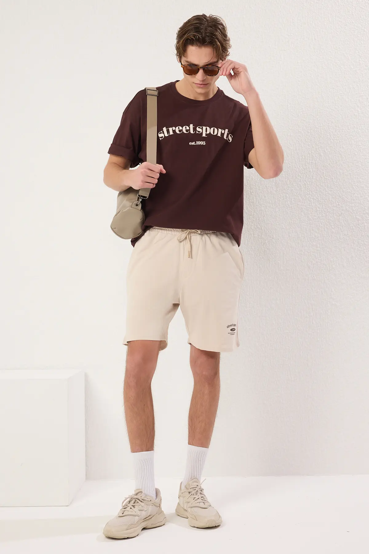 TMNSS25EM00004-DARK-BROWN_1