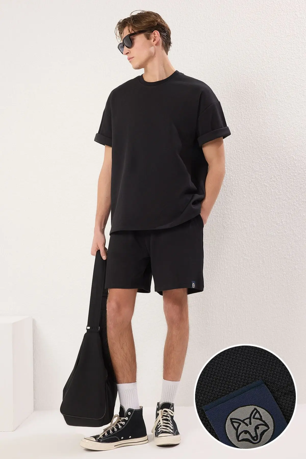 TMNSS25EM00007-BLACK_1