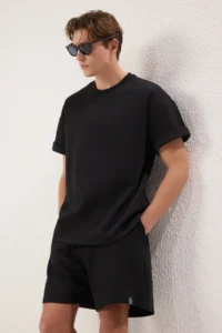 TRENDYOLMİLLA MEN Black Regular Thick Tshirt Shorts 2 Sets Tracksuit - Image 3
