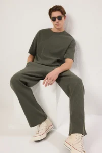 TRENDYOLMİLLA MEN Khaki Oversized/Wide Cut textured Short Sleeve Tracksuit - Image 3