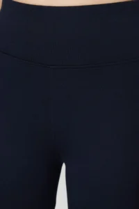 TRENDYOLMİLLA NAVY BLUE High Waist Basic Elastic Waist interlock Knitting Leggings - Image 3