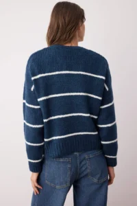 TRENDYOLMİLLA NAVY BLUE*001 Wide Pattern Soft textured Striped Basic Knitwear Sweater - Image 4