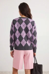 TRENDYOLMİLLA Anthracite Soft textured V-neck Wide Pattern Baklava Knitwear Sweater - Image 3