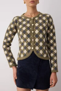 TRENDYOLMİLLA Khaki Baklava/Plaid Patterned Crew Neck Crop Knitwear Cardigan - Image 7