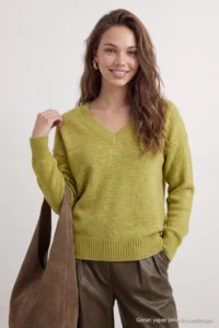 TRENDYOLMİLLA Wardrobe Essentials Oil Green Woolly Premium Thread Basic Wide Pattern Knitwear Sweater | - Image 2