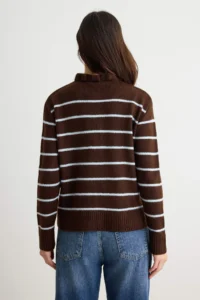 TRENDYOLMİLLA Brown Premium Thread/Special Thread Baklava Patterned Knitwear Sweater - Image 4