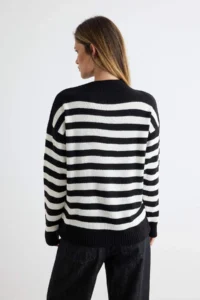 TRENDYOLMİLLA Black-Burgundy Basic 2 Sets Paket Knitwear Sweater - Image 4